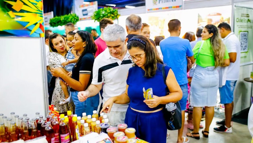 A diretora comercial do evento, Janaína Sena, reforça o convite: