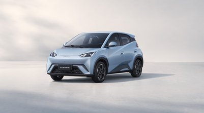 Além disso, o uso de carros híbridos e elétricos em regiões (Foto: Reprodução)