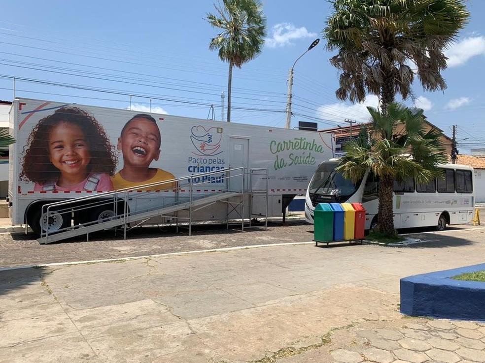 Carretinha da Saúde percorre o Piauí levando atendimento a crianças.