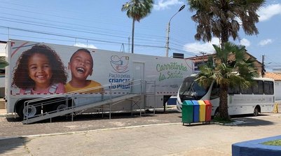 Carretinha da Saúde percorre o Piauí levando atendimento a crianças. (Foto: Ascom Pacto pelas Crianças)