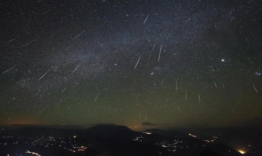 Chuva de meteoros Líridas