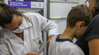 Imunizante também reduz em 67% as lesões pré-cancerosas graves (Foto: ROVENA ROSA/AGÊNCIA BRASIL)