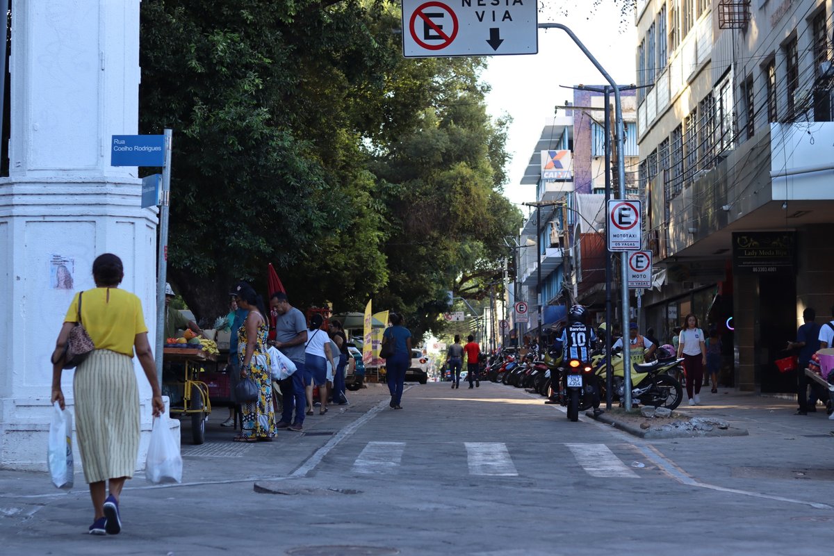 Na terça (28), o comércio retorna ao seu funcionamento normal.
