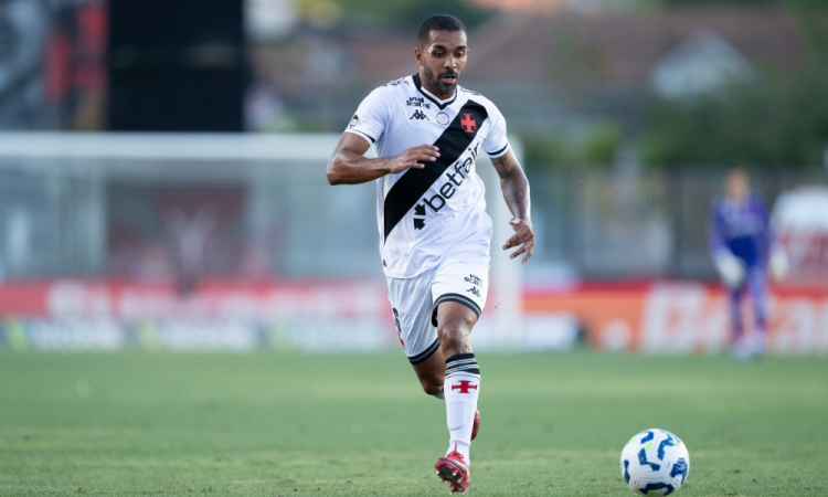 Paulo Henrique, um dos destaques do Vasco, é convocado pelo técnico Carlo Ancelotti para os amistosos da seleção brasileira