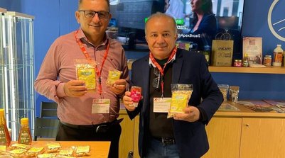 Presidente da Cocajupi, Jocibel Belchior, e superintendente da SAF, Clébio Coutinho, na Feira Anuga 2025. (Foto: Reprodução)