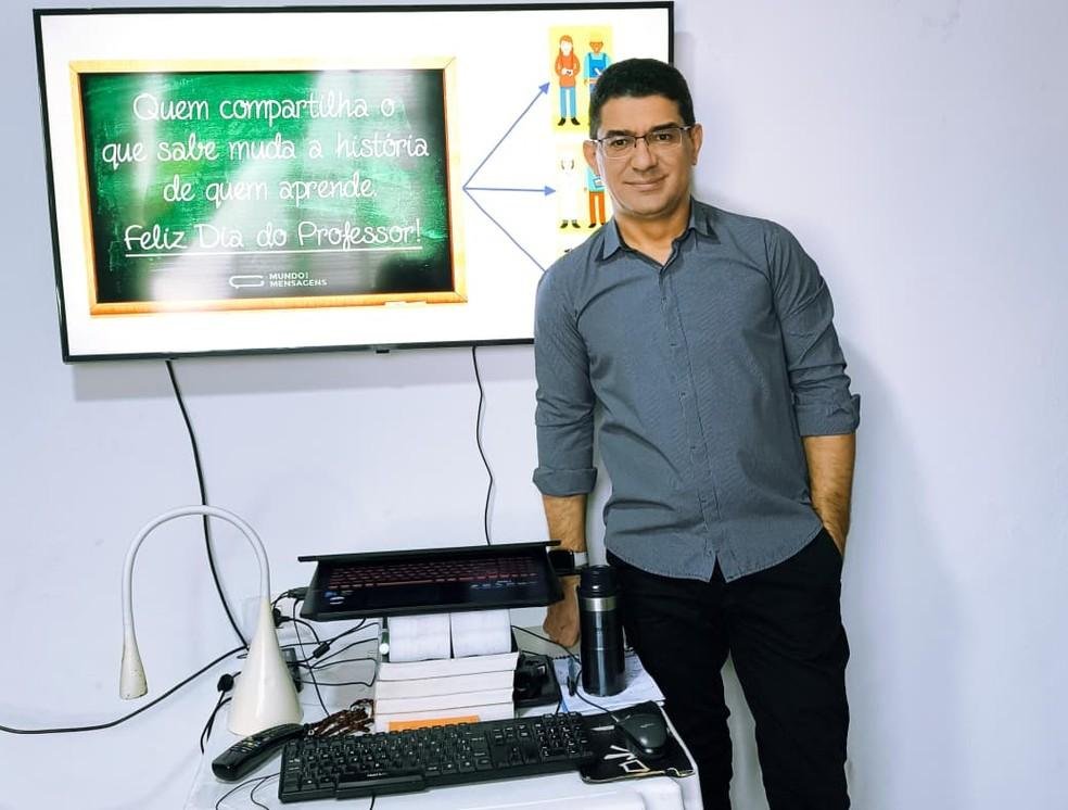 Professor Laércio Cavalcante.