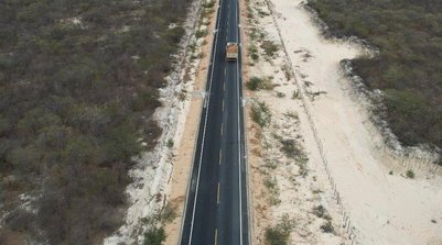 Rodovia PI-115, ligando Assunção do Piauí a Quiterianópolis. (Foto: Ascom DER-PI)