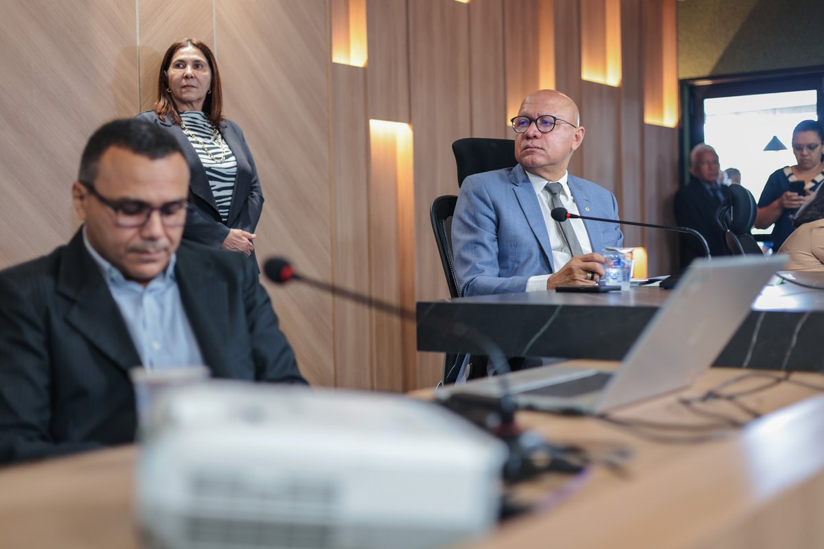 Secretário Emílio Júnior fala que governo tem focado em renegociações de empréstimos