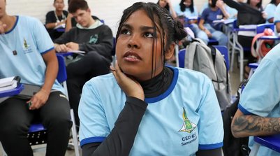 Valor de R$ 200 é depositado conforme o mês de aniversário do aluno (Foto: ANTÔNIO CRUZ/AGÊNCIA BRASIL)