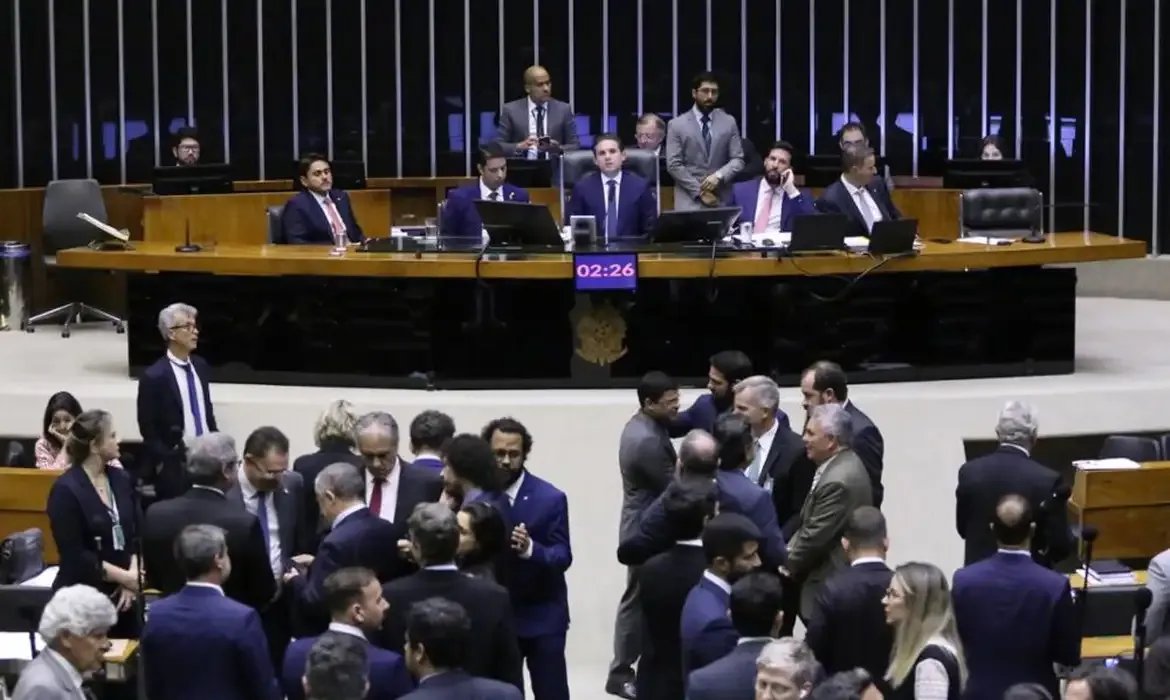 Câmara aprova texto-base do PL Antifacção.