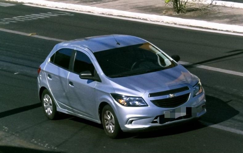 Com base nas informações coletadas, a DOT localizou o veículo e realizou a abordagem com êxito.