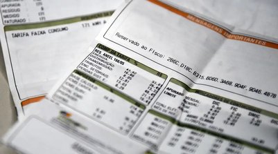 Consumidor pagará R$ 4,46 extras a cada 100 KWh consumidos (Foto: MARCELLO CASAL JRAGÊNCIA BRASIL)