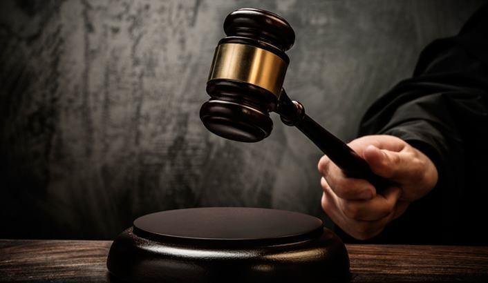 De acordo com a denúncia, o crime foi motivado por desavenças familiares