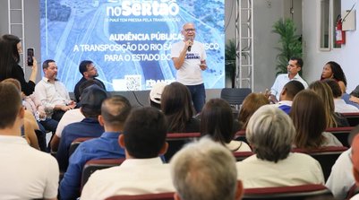 Em Paulistana, Franzé Silva realizou audiência pública sobre a transposição do Rio São Francisco para o Piauí (Foto: Ascom Parlamentar)