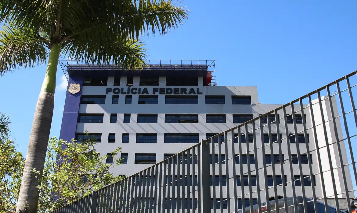 Operação da PF cumpre mandados em quatro estados e no Distrito Federal