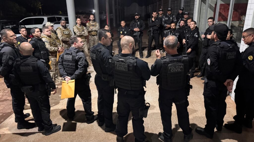 11 mandados de busca e apreensão foram cumpridos em diversos pontos da cidade.