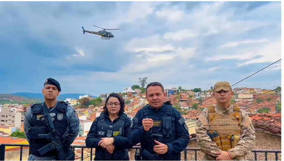 A ação resultou no cumprimento de 27 mandados de busca e apreensão e oito mandados de prisão preventiva