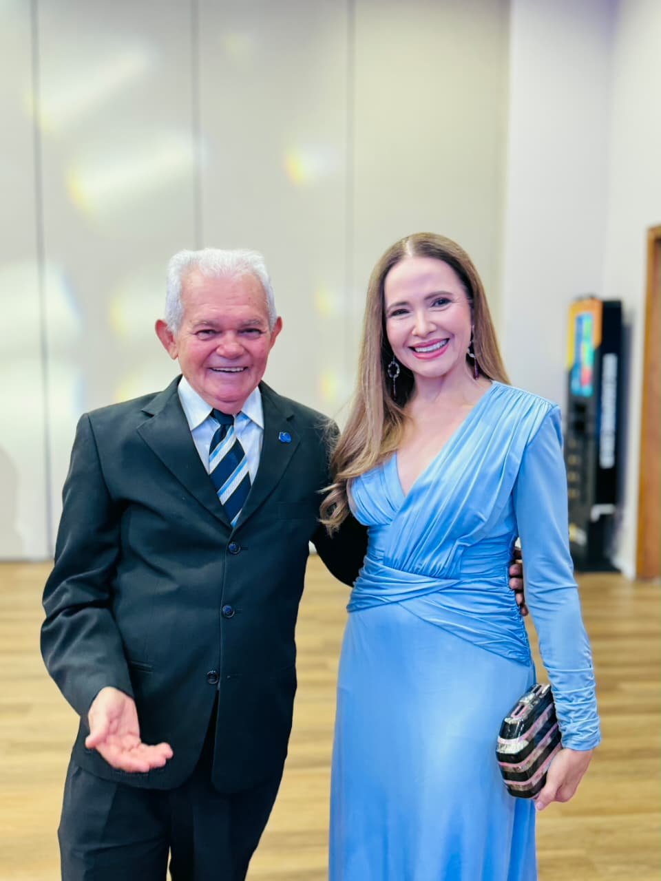 A CEO do Grupo Vanguarda, Van Fernandes, foi homenageada pelo Conselho Regional de Administração