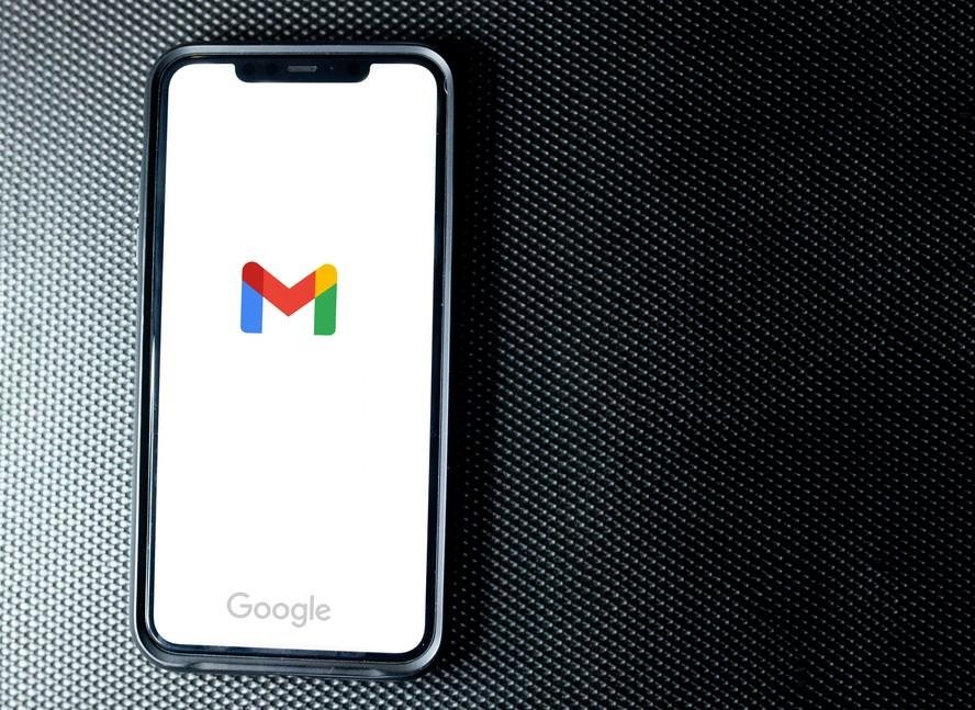 Até então, não era possível alterar o endereço de e-mail sem perder dados, serviços e mensagem antigas vinculadas à conta