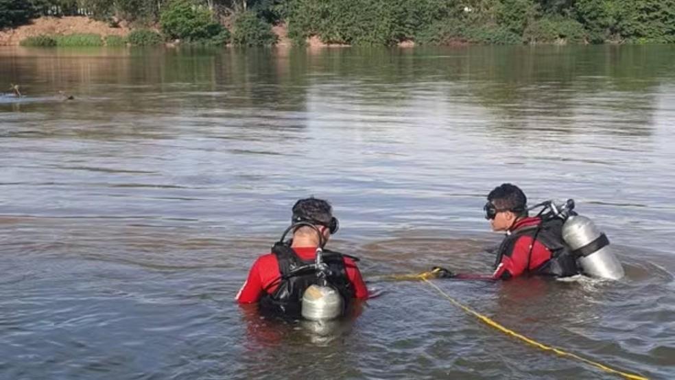 Bombeiros buscam corpo no Rio Parnaíba