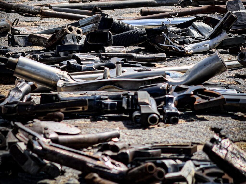 De acordo com os dados da SSP, o estado mantém uma média sustentada próxima de 2 mil apreensões por ano, demonstrando regularidade nas ações de combate à circulação ilegal de armas.