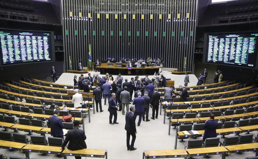 Deputados aprovam texto-base do PL da Dosimetria