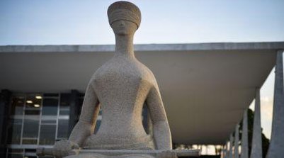 Estátua da justiça na sede do Supremo Tribunal Federal, em Brasília (Foto: Marcello Casal Jr/ Agência Brasil)
