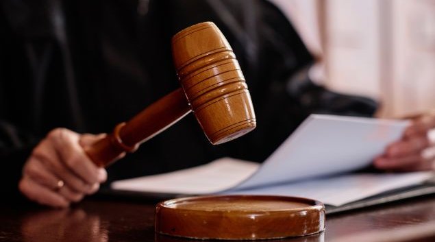 O réu Adelaido Gomes Celestino encontra-se foragido (Foto: Reprodução/MPPI)