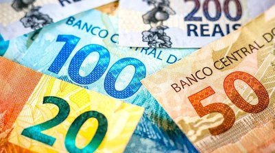 O salário mínimo será de R$ 1.621 a partir de 1º de janeiro de 2026 (Rafael Henrique/SOPA Images/LightRocket/Getty Images) (Foto: Divulgação)