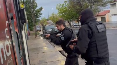 Operação contra grupo que fornecia drogas sintéticas em festas (Foto: SSP-PI)