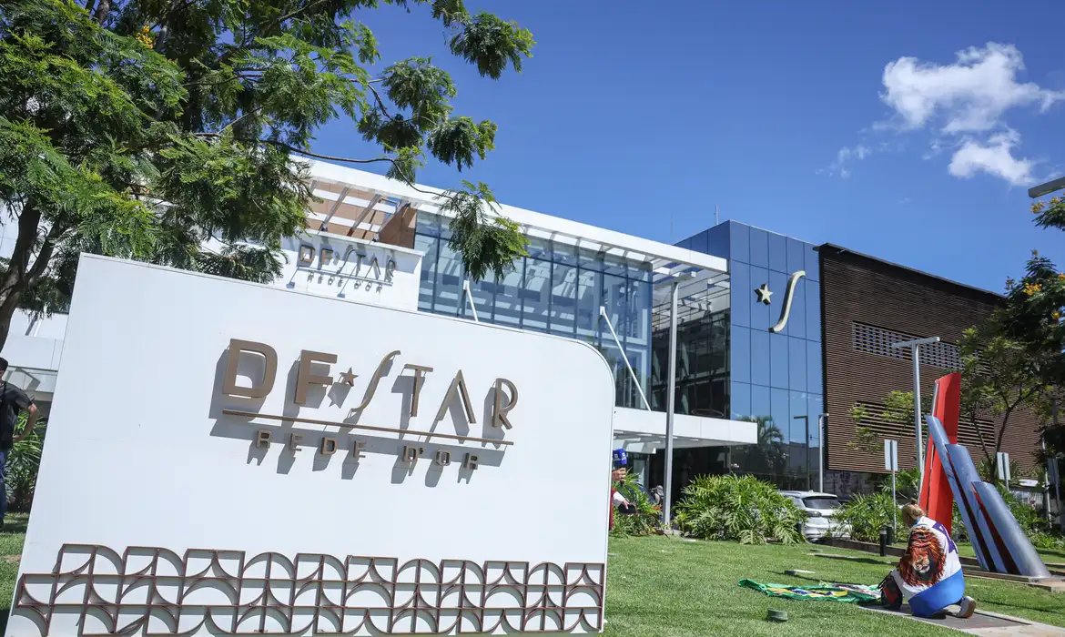 Preso foi conduzido pela PF ao hospital nesta manhã