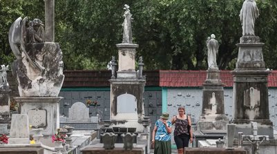 Rio de Janeiro (RJ), 02/11/2025 – Movimentção de pessoas no cemitério do caju pelo dia de finados.Foto: Joédson Alves/Agência Brasil (Foto: © Joédson Alves/Agência Brasil)
