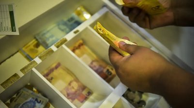 Segundo Dieese, salário extra injetará R$ 369,4 bilhões na economia (Foto: MARCELLO CASAL JRAGÊNCIA BRASIL)