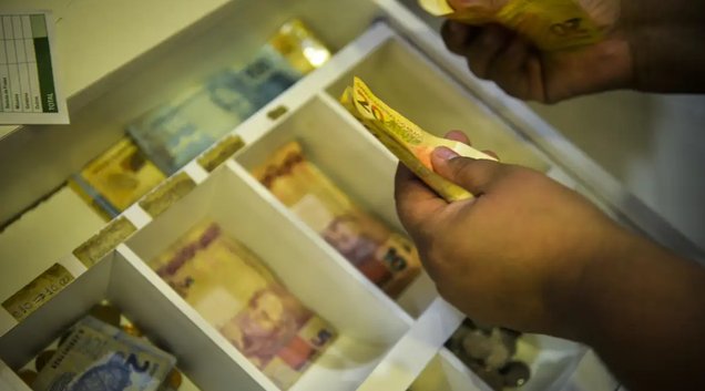 Segundo Dieese, salário extra injetará R$ 369,4 bilhões na economia (Foto: MARCELLO CASAL JRAGÊNCIA BRASIL)
