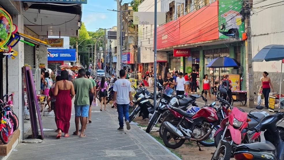 Vésperas de Natal lota o Centro de Teresina e aumenta movimento; 'as lojas estão lotadas'