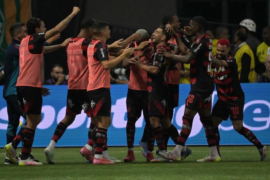Arrascaeta comemora gol marcado contra o Palmeiras