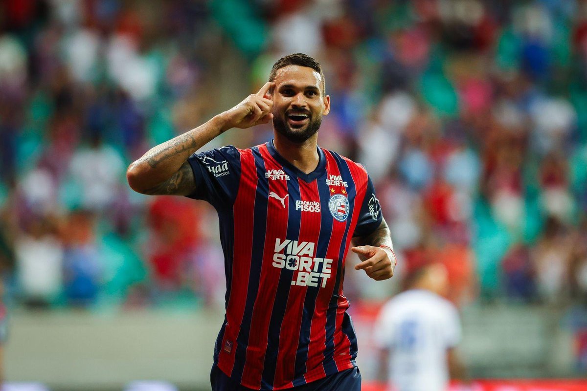 Bahia goleia o Paysandu por 4 a 0 e avança na Copa do Brasil. Willian José, Michel Araújo e Rodrigo Nestor marcaram os gols da classificação.