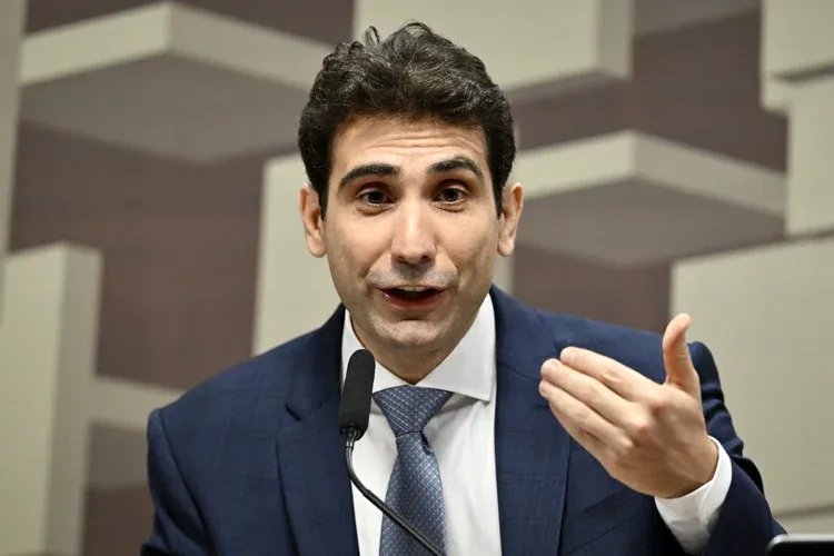 Gabriel Galípolo: segundo o presidente do BC, dados mostram que a economia mantém dinamismo alto, embora conviva com taxas de juros muito restritivas (Evaristo Sa/AFP)