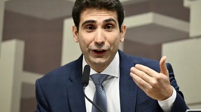 Gabriel Galípolo: segundo o presidente do BC, dados mostram que a economia mantém dinamismo alto, embora conviva com taxas de juros muito restritivas  (Evaristo Sa/AFP) (Foto: Divulgação)