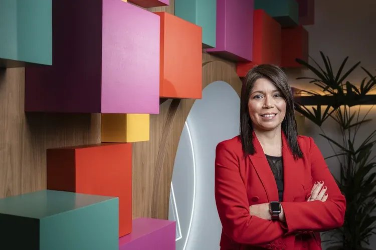 Mari Pinudo, country manager da Adobe no Brasil: “Quero usar essa posição também como plataforma para fortalecer a presença feminina no setor e desmistificar a ideia de que esse é um universo inacessível” (Adobe Brasil/Divulgação)