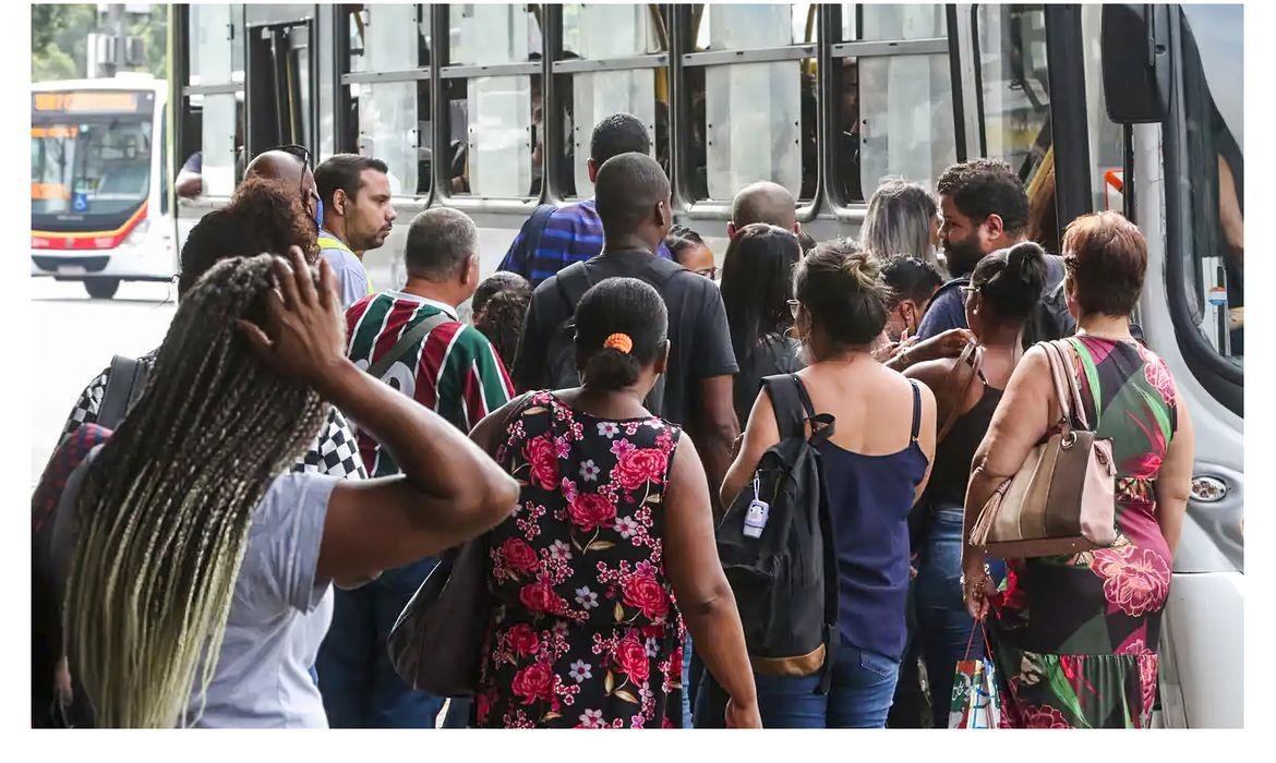 Rio de Janeiro (RJ) 16/02/2024 - Desemprego de mulheres e negros termina 2023 acima da média nacional, Trabalhador com ensino médio incompleto tem pior taxaFoto: Tânia Rego/Agência Brasil