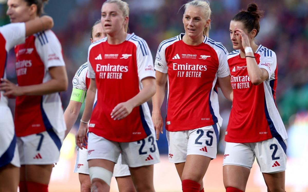 Stina Blackstenius, camisa 25 do Arsenal, brilhou na decisão