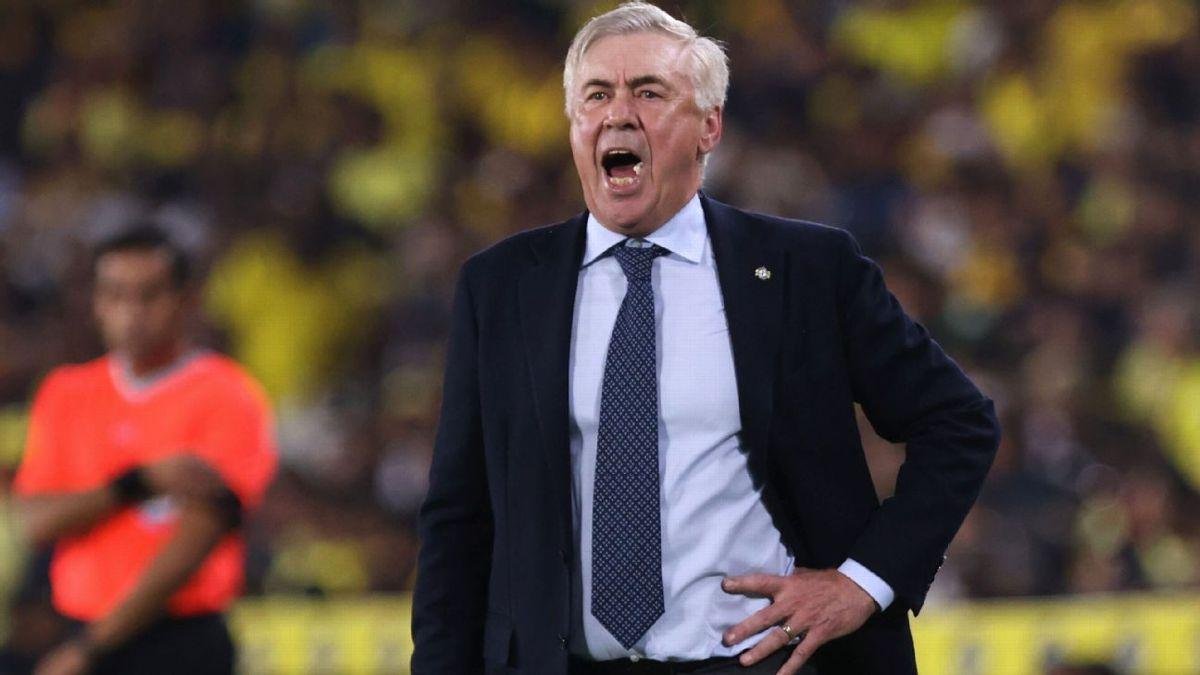 Ancelotti em sua estreia na seleção brasileira contra o Equador