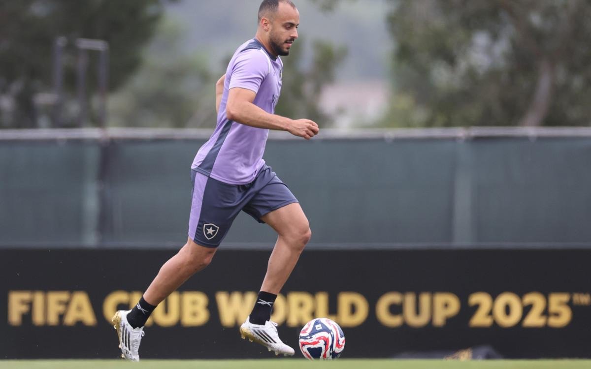 Arthur Cabral foi um dos reforços do Botafogo na janela extra do Mundial de Clubes
