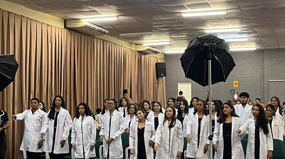 Cerimônia de entrega do jaleco acolhe estudantes de Medicina Veterinária da UFPI (Foto: Divulgação / UFPI)