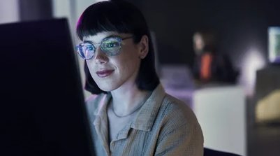 Dados da Bain & Company mostram que 85% das empresas já consideram que implementar a inteligência artificial é a prioridade para os próximos anos.  (pixdeluxe/iStockphoto) (Foto: Divulgação)