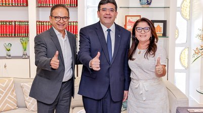 Durante reunião com o deputado estadual Dr. Hélio (Foto: ASCOM/ALEPI)