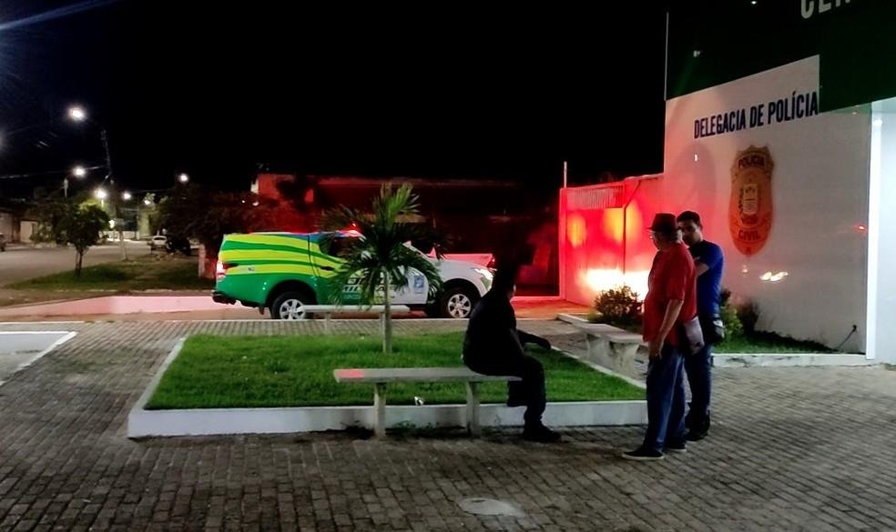 Flanelinha é morto ao lado de shopping no litoral do PI por disputa de território; suspeito foi preso com arma do crime