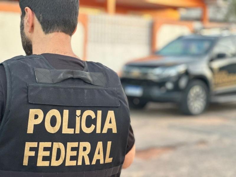 Homem é preso em flagrante com pornografia infantil e drogas no interior do Piauí - (Divulgação/PF)