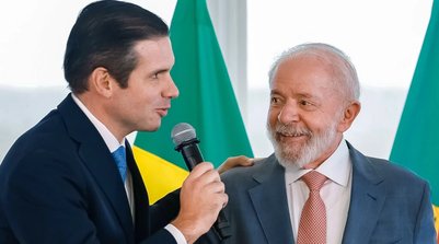 Hugo Motta, presidente da Câmara, ao lado do presidente Luiz Inácio Lula da Silva (Foto: Ricardo Stuckert / PR)